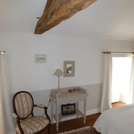 Alojamento de Acomodação e Pequeno-almoço Le Logis Du Bourg *